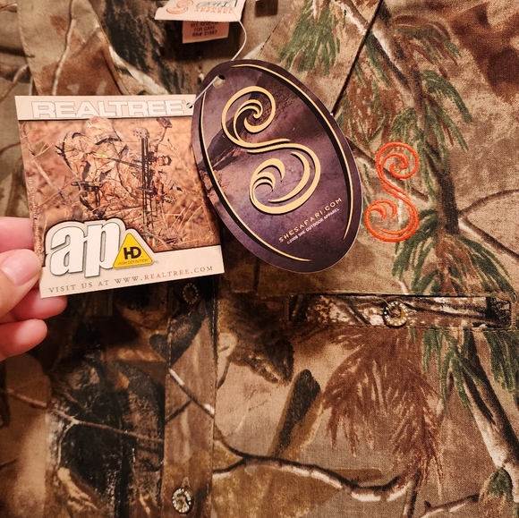 SHE Outdoor Apparel Ladies Long Sleeve Realtree Camoflauge Shirt, Size X… - Picture 6 of 7
